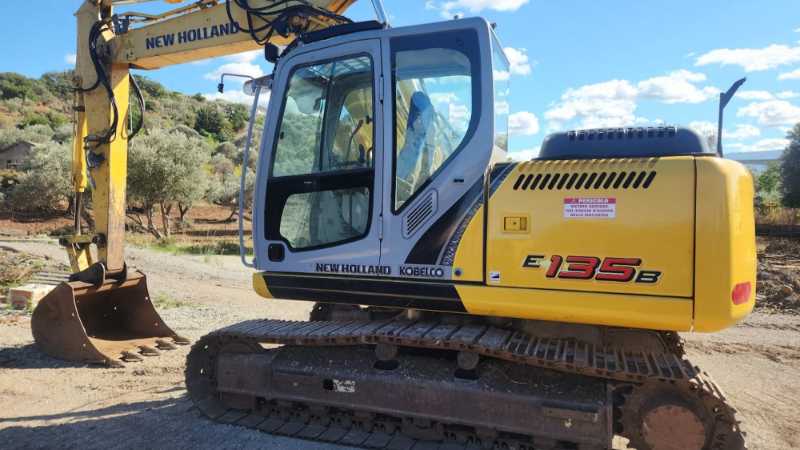 OmecoHub - NEW HOLLAND E135B